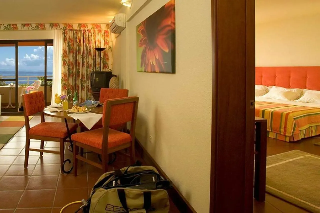 **** Hotel Pestana Ocean Bay Resort Funchal  Portugalia